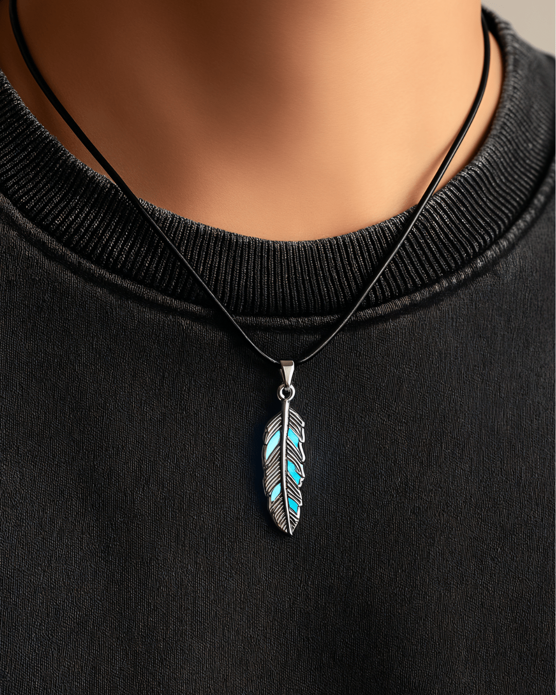 Collar Pluma Luminosa