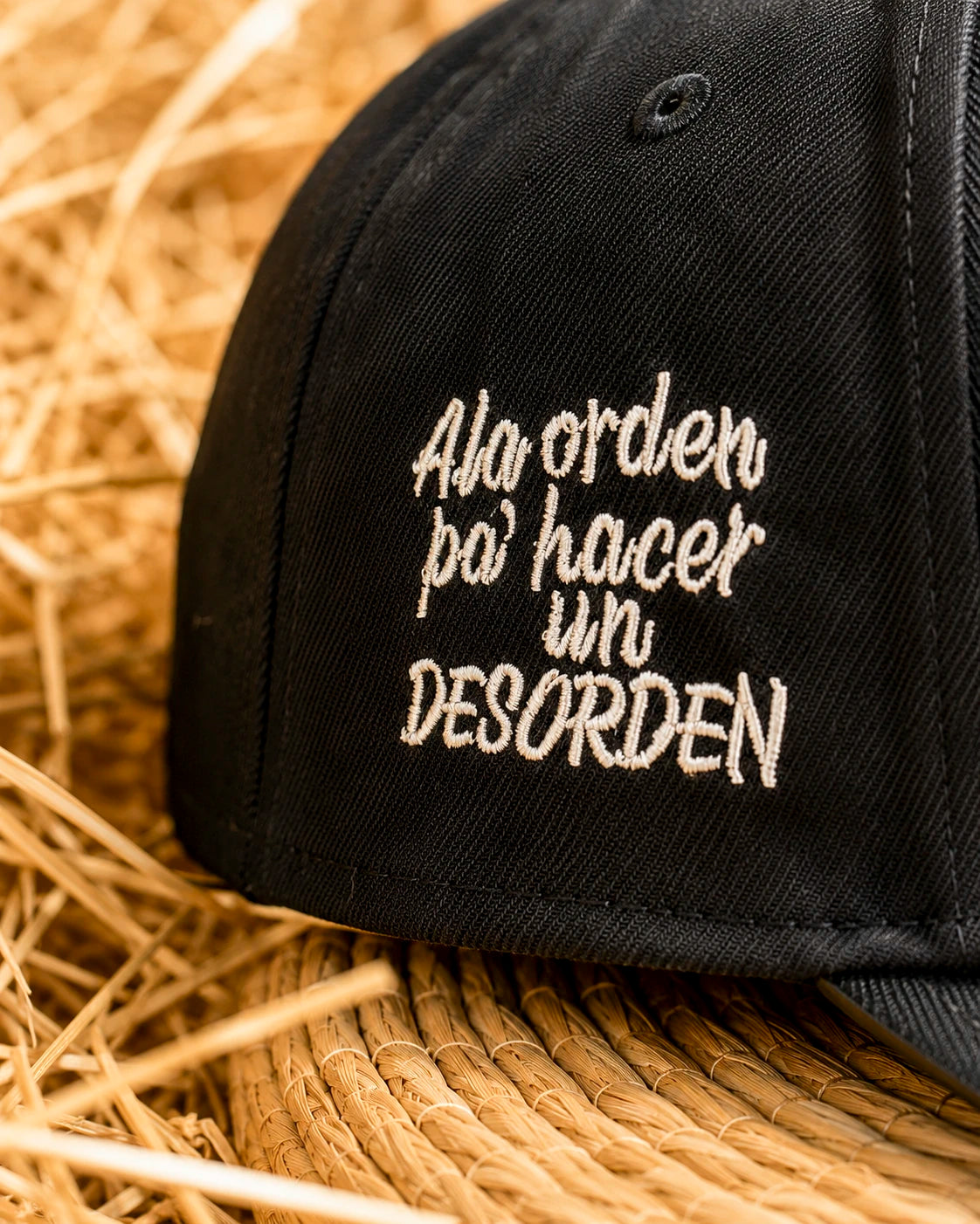 Gorra La Oveja Negra – Pa' Hacer un Desorden