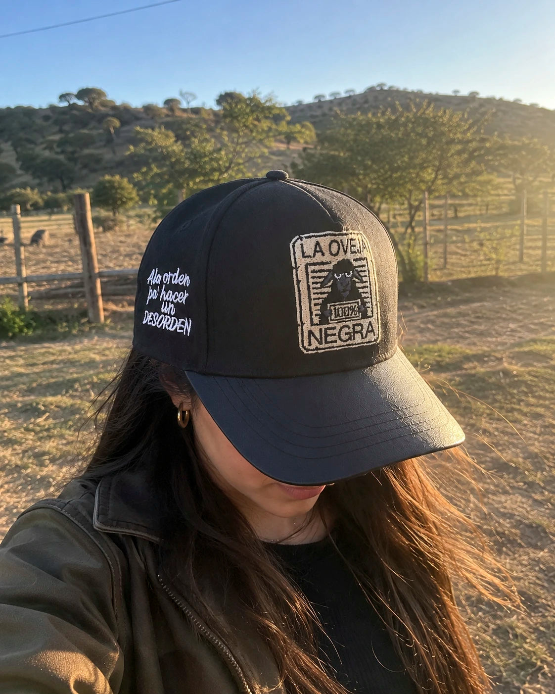 Gorra La Oveja Negra – Pa' Hacer un Desorden