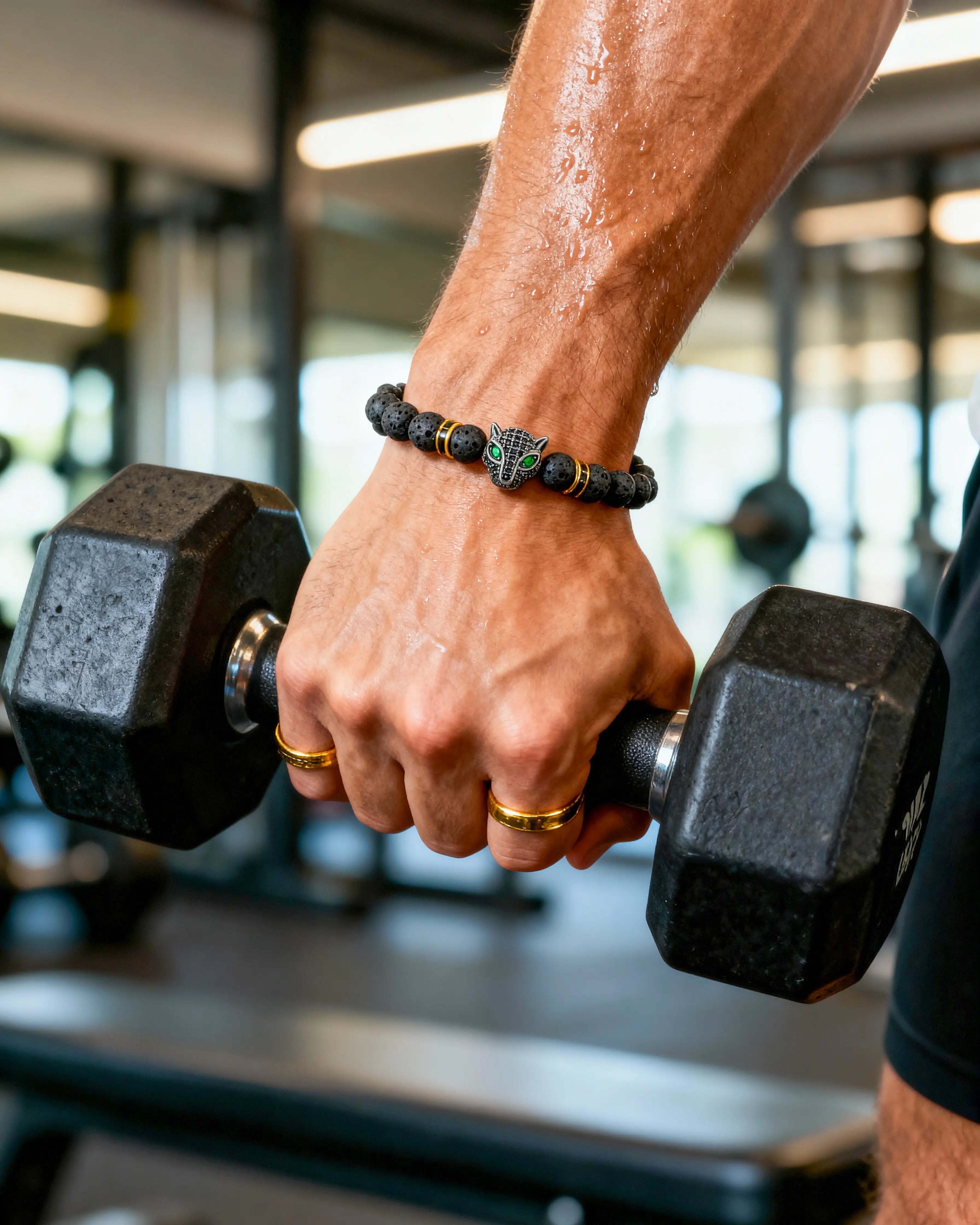 Black Alpha – No sigas la manada. Lidérala.