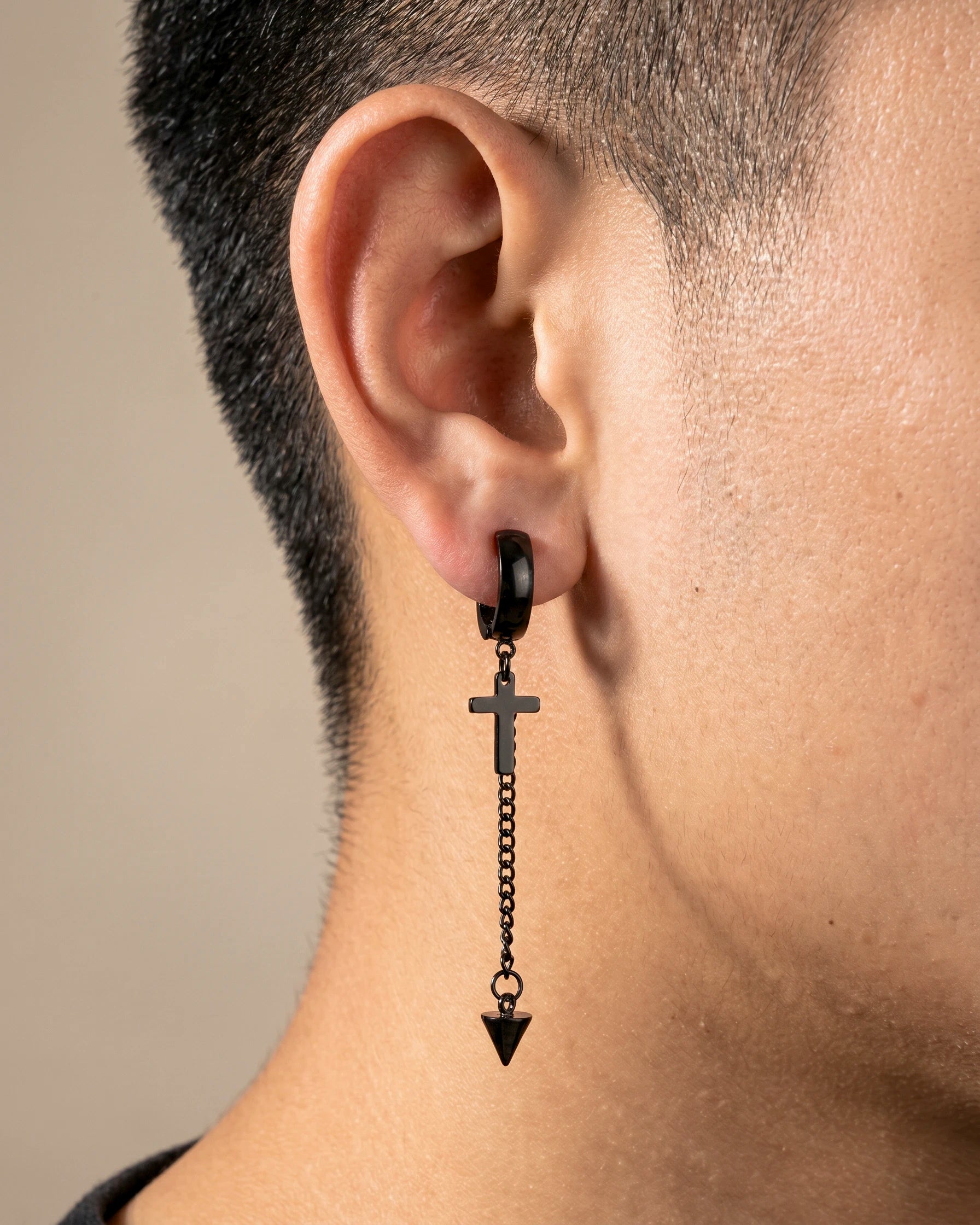 Arete de Cruz con Cadena