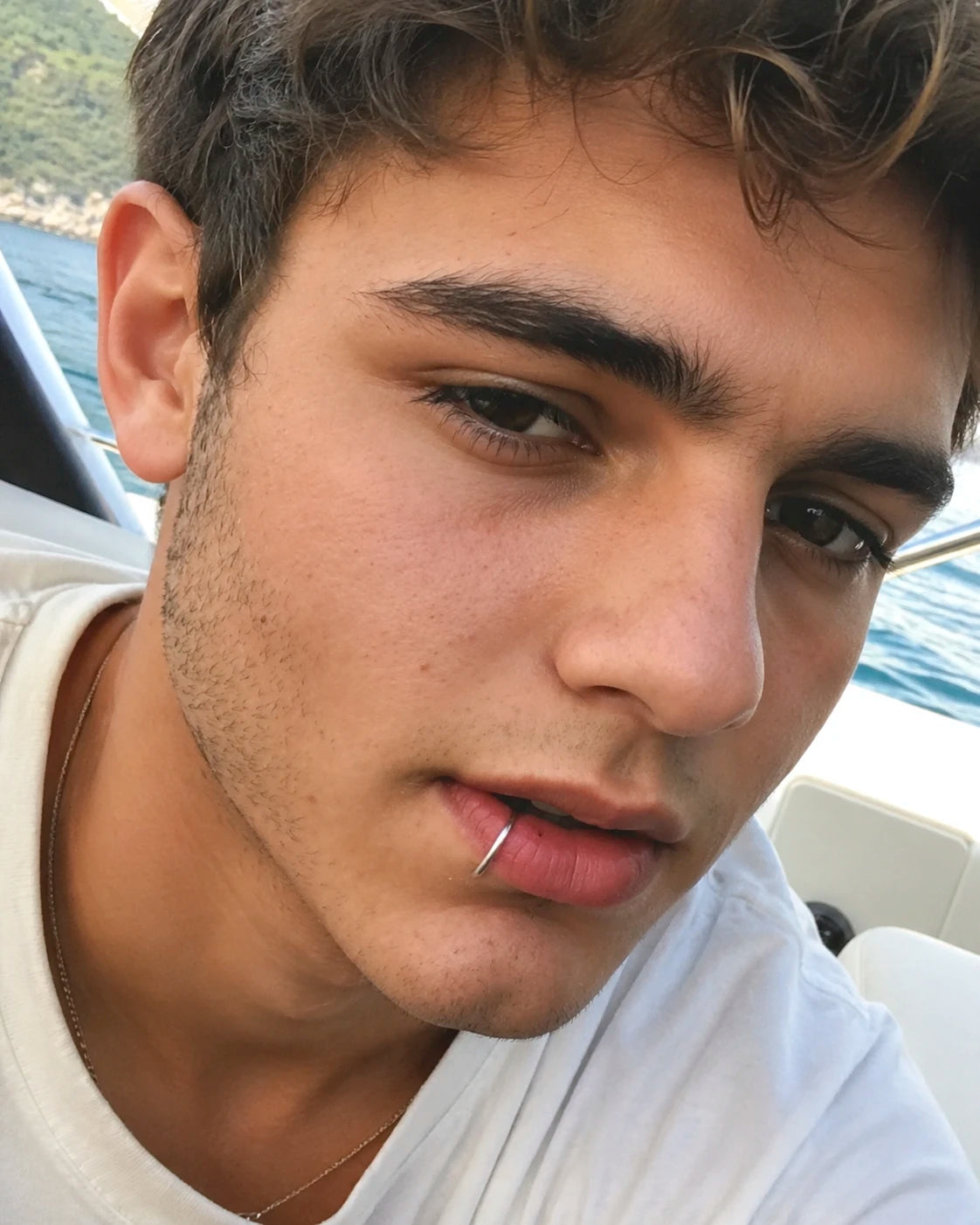 Piercing de Labio Sin Perforación