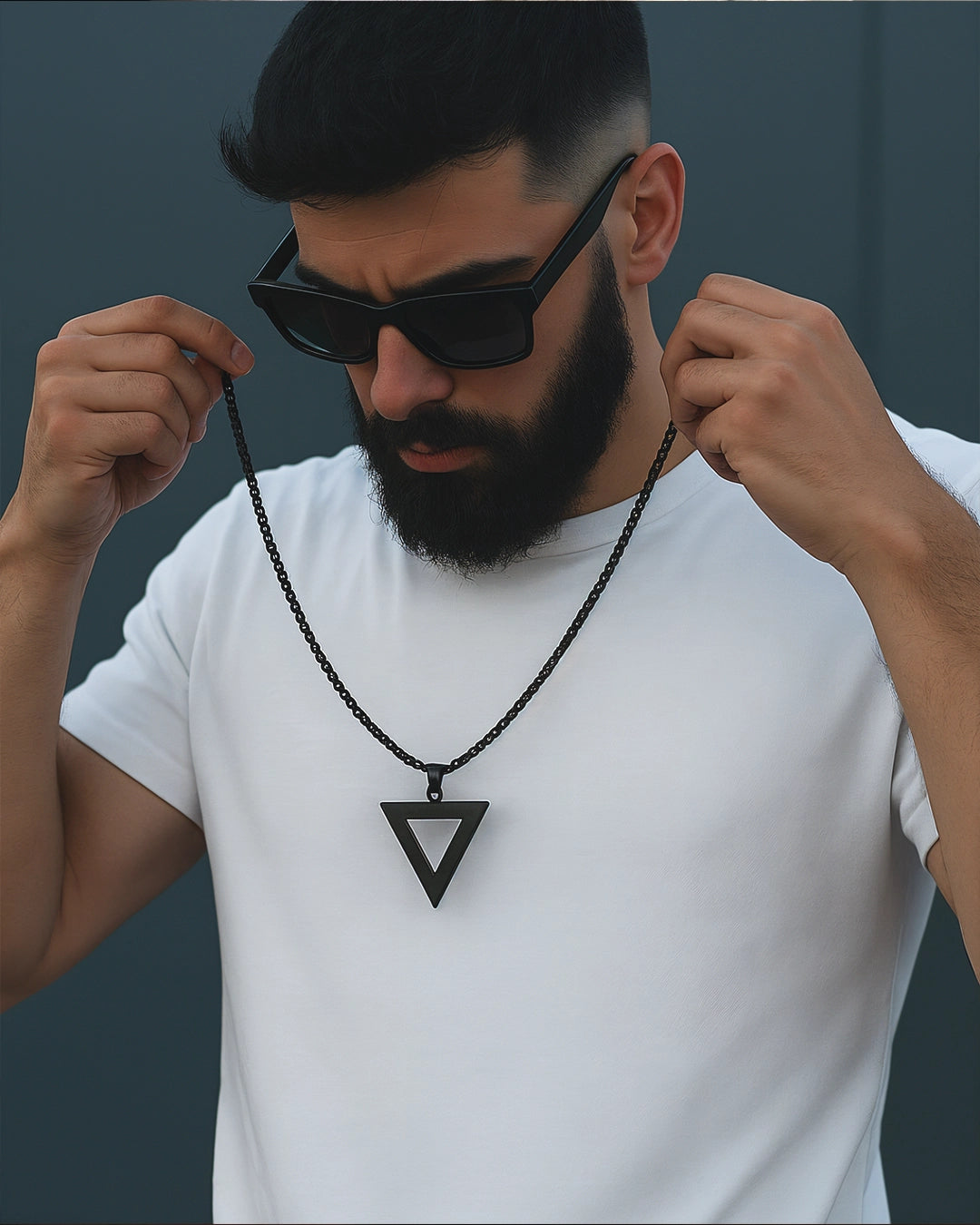 Collar Delta Δ