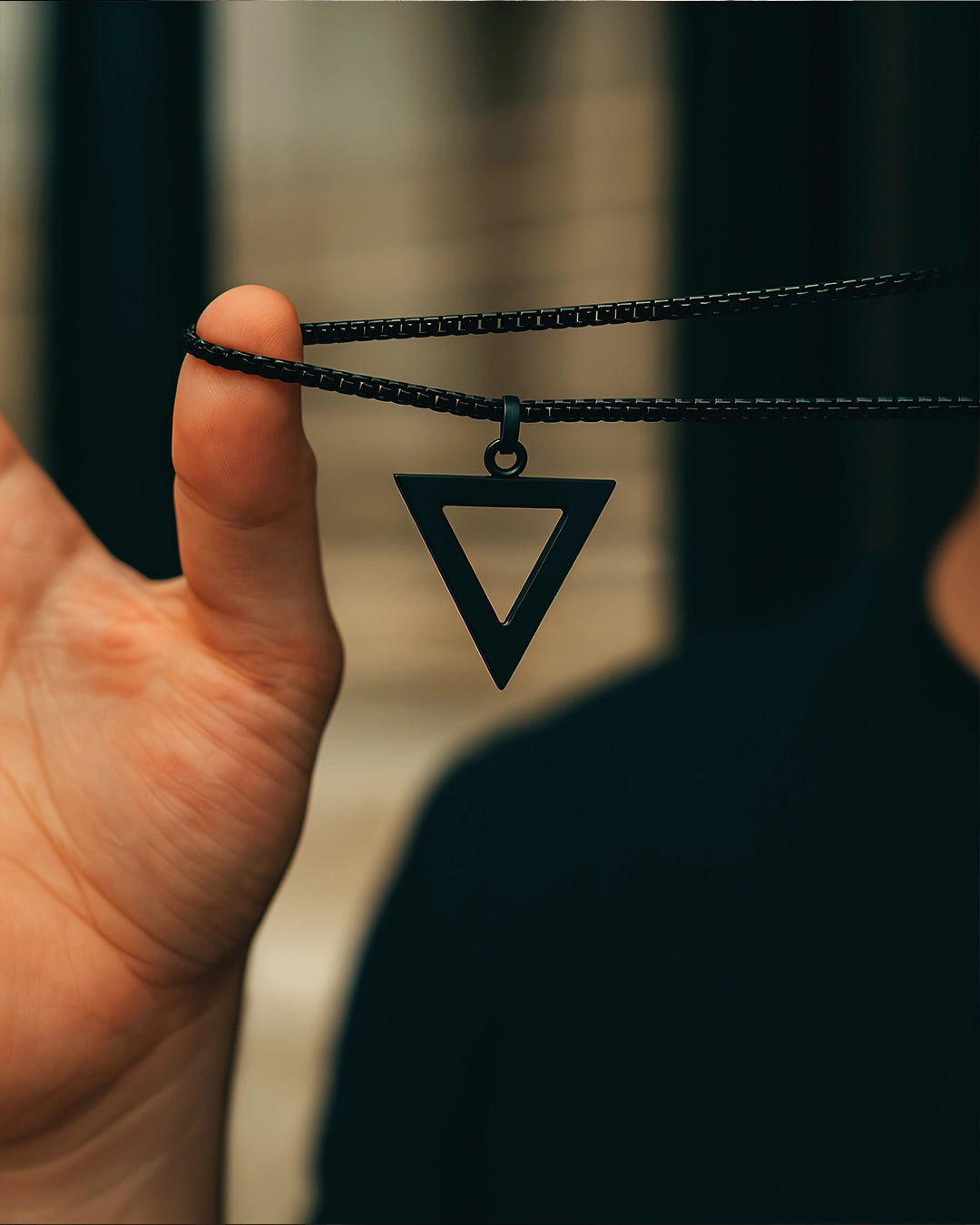 Collar Delta Δ