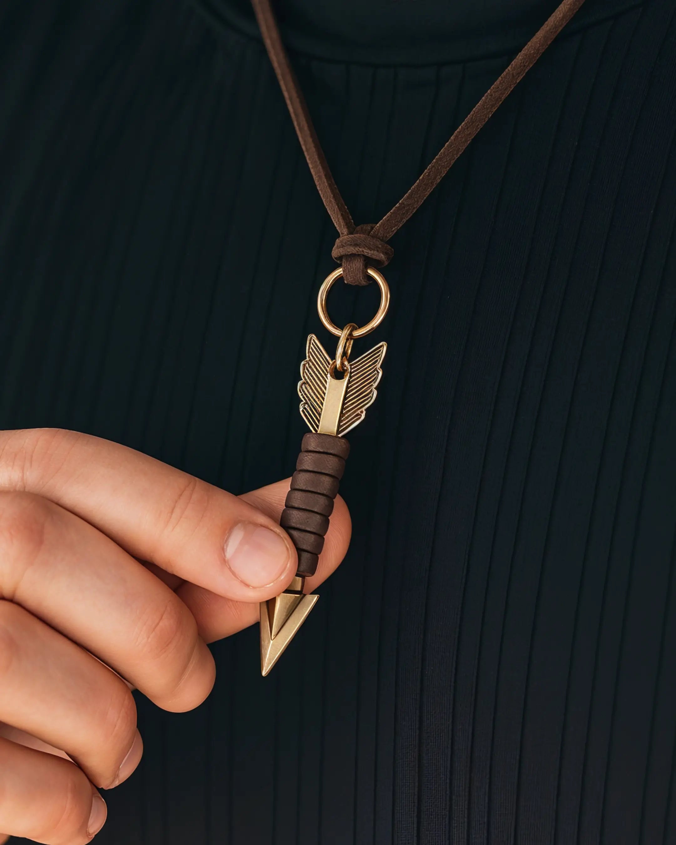 Collar Arrow