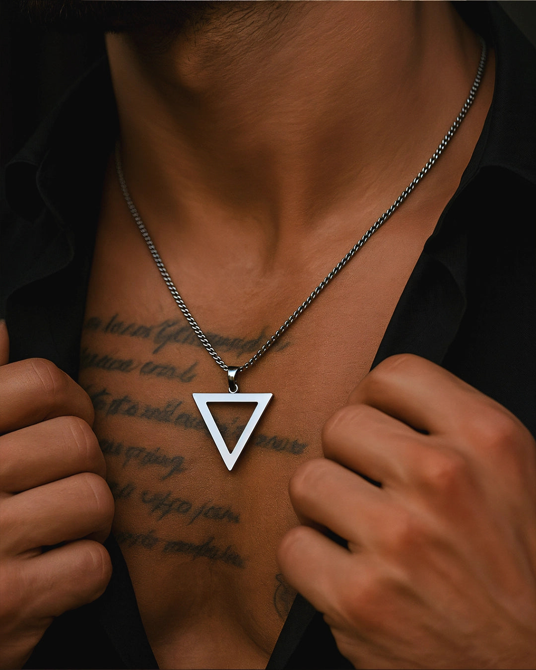 Collar Delta Δ