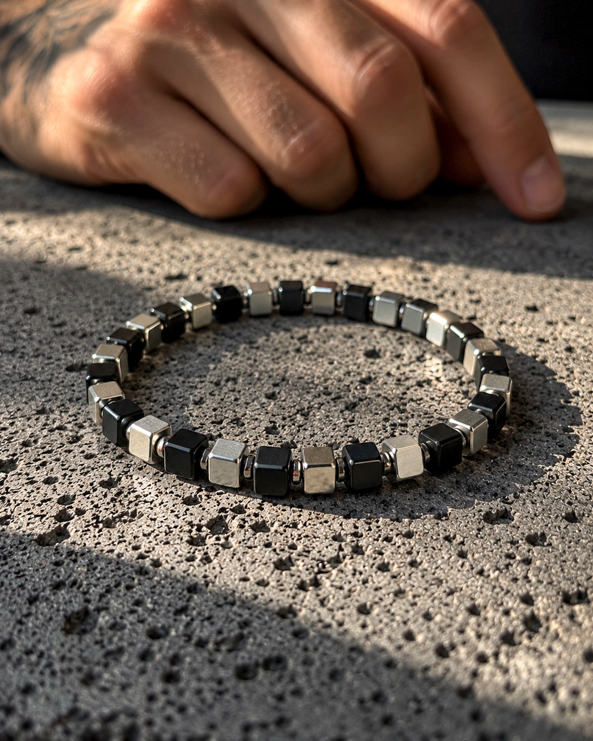 Pulsera Cubos – Negro y Plateado
