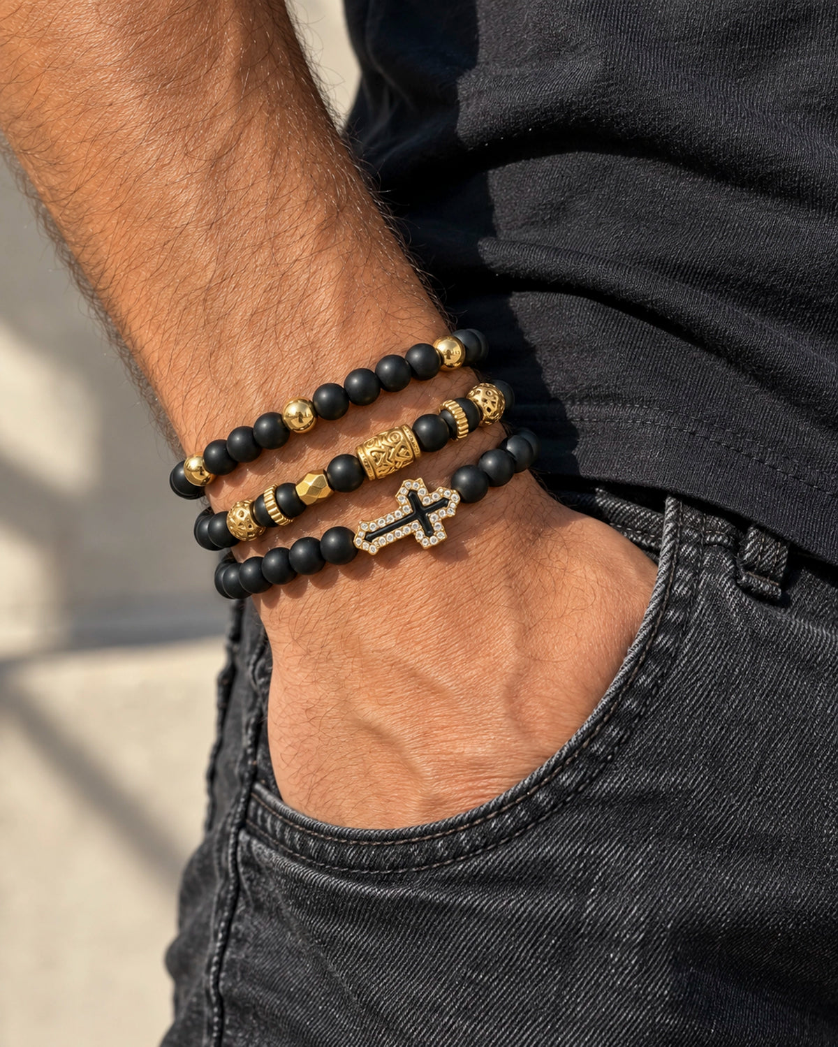 Set 3 Pulseras Cruz – Negro y Dorado