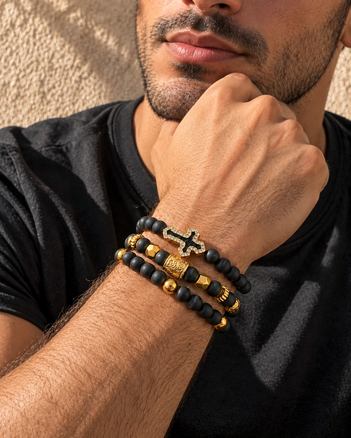 Set 3 Pulseras Cruz – Negro y Dorado