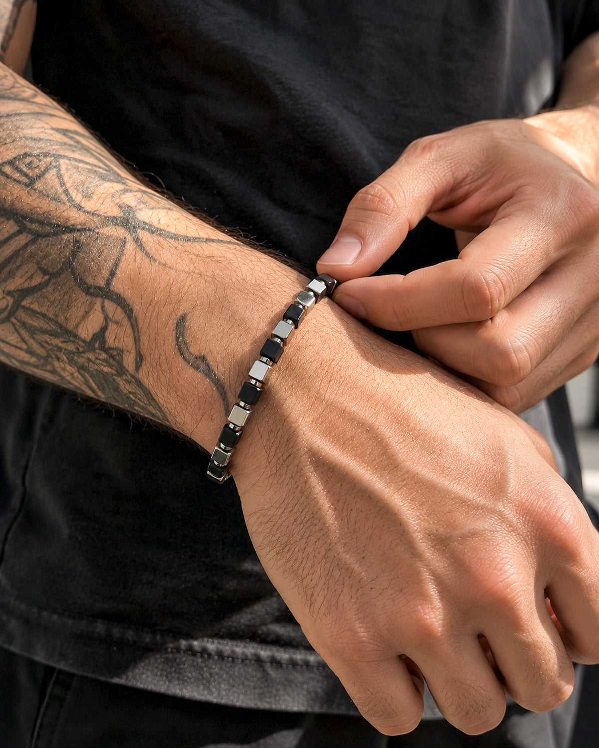 Pulsera Cubos – Negro y Plateado