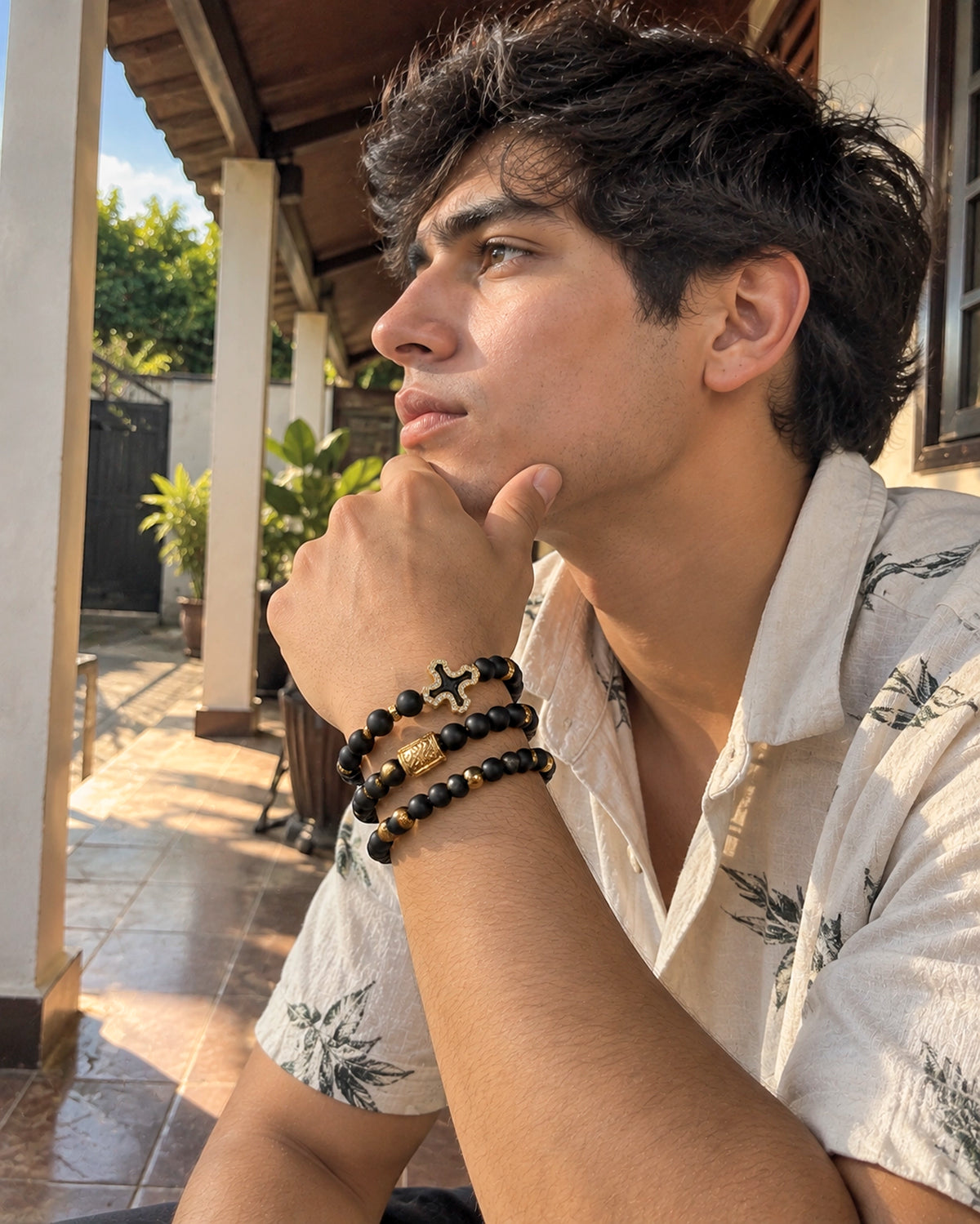 Set 3 Pulseras Cruz – Negro y Dorado