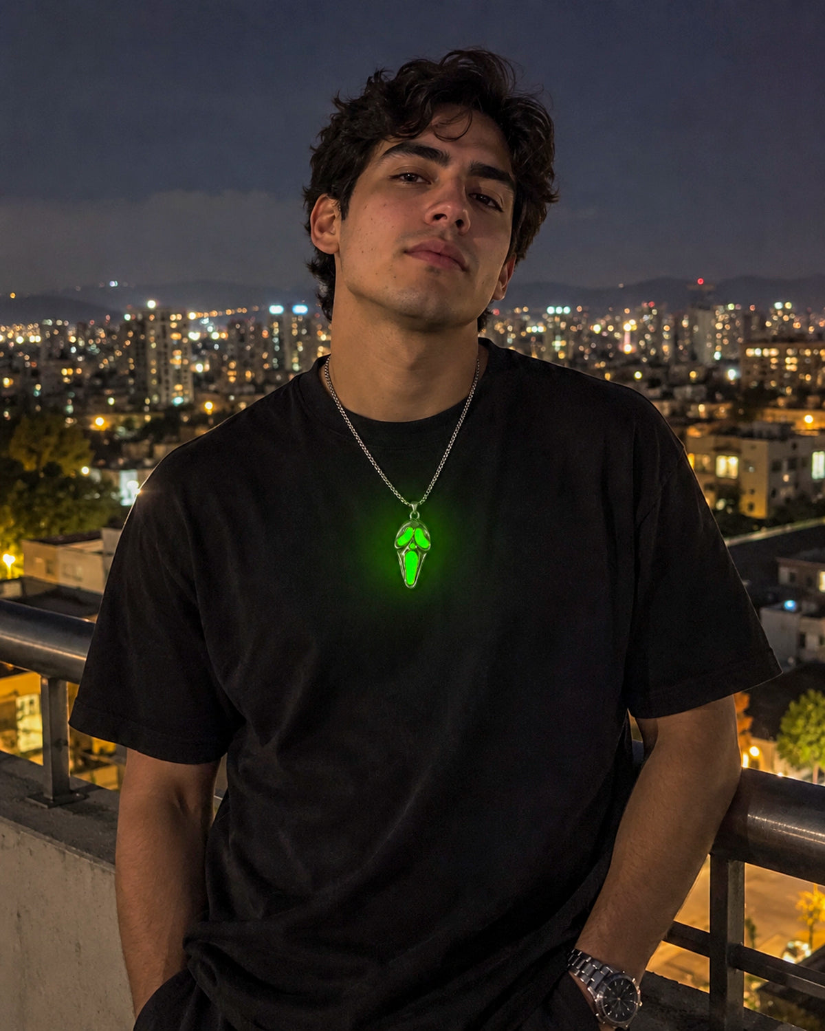 Collar Ghostface – Brilla en la Oscuridad
