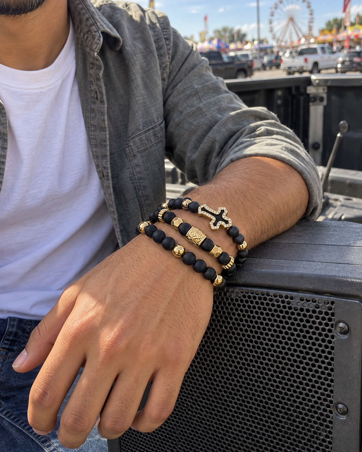 Set 3 Pulseras Cruz – Negro y Dorado
