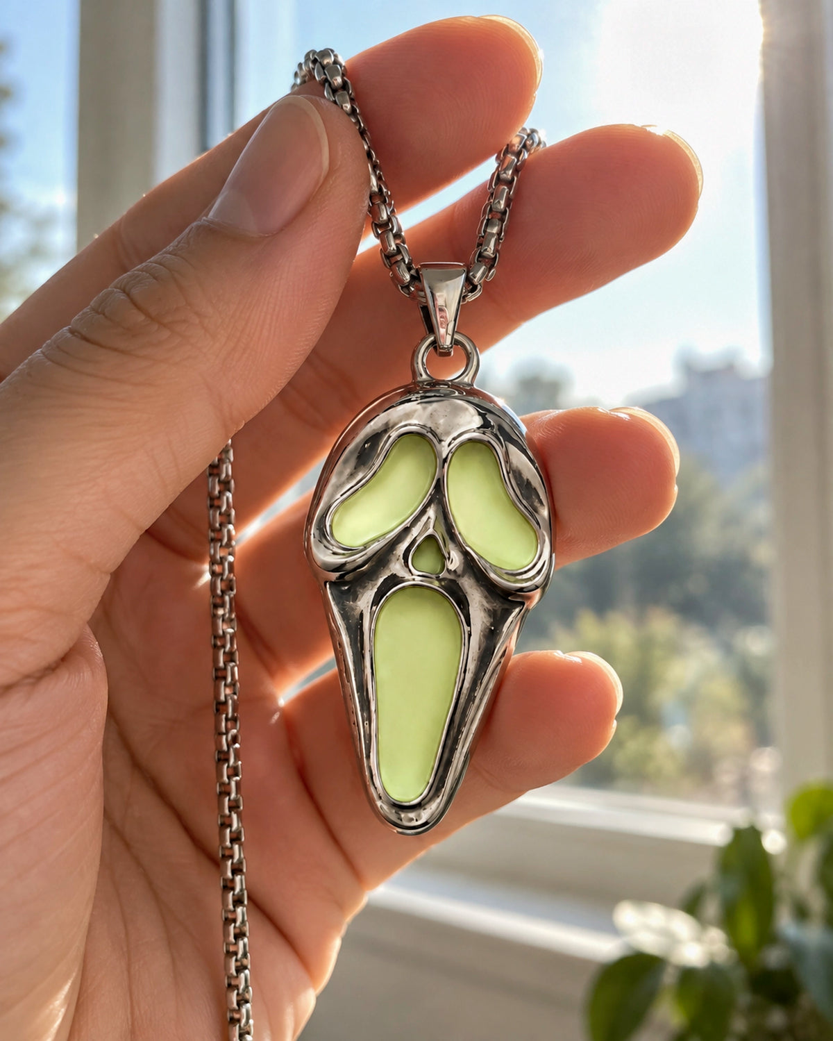 Collar Ghostface – Brilla en la Oscuridad