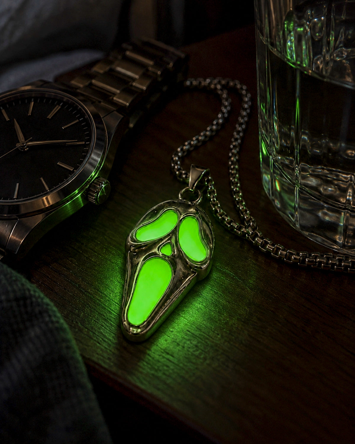 Collar Ghostface – Brilla en la Oscuridad