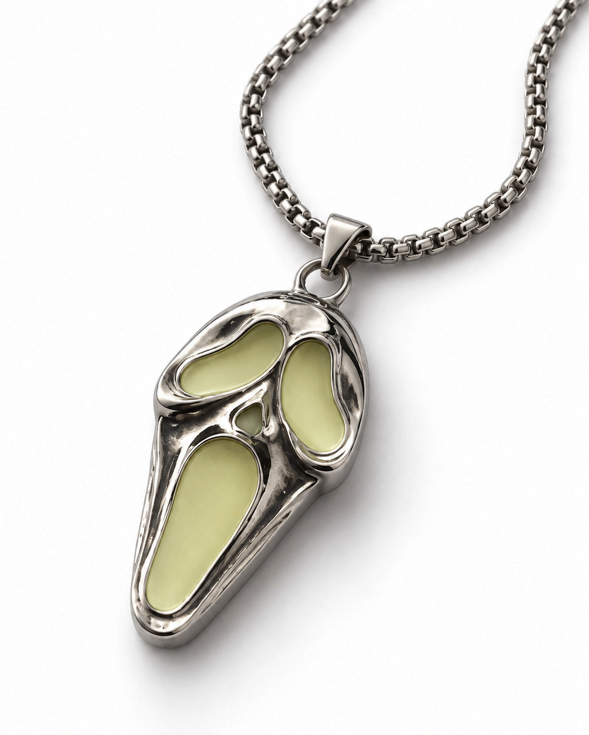 Collar Ghostface – Brilla en la Oscuridad