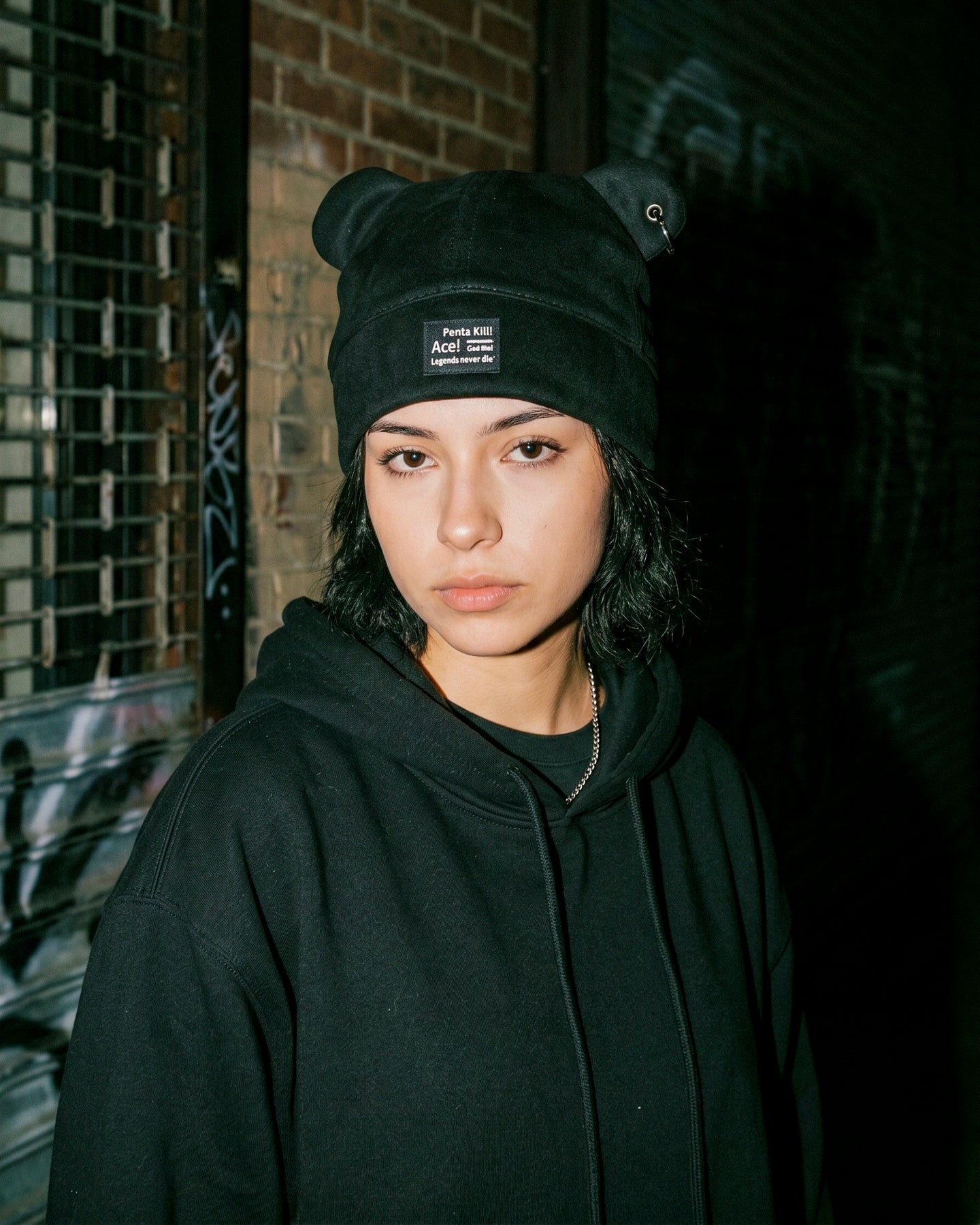 Bear Mode – Gorro con Orejas y Aro Lateral