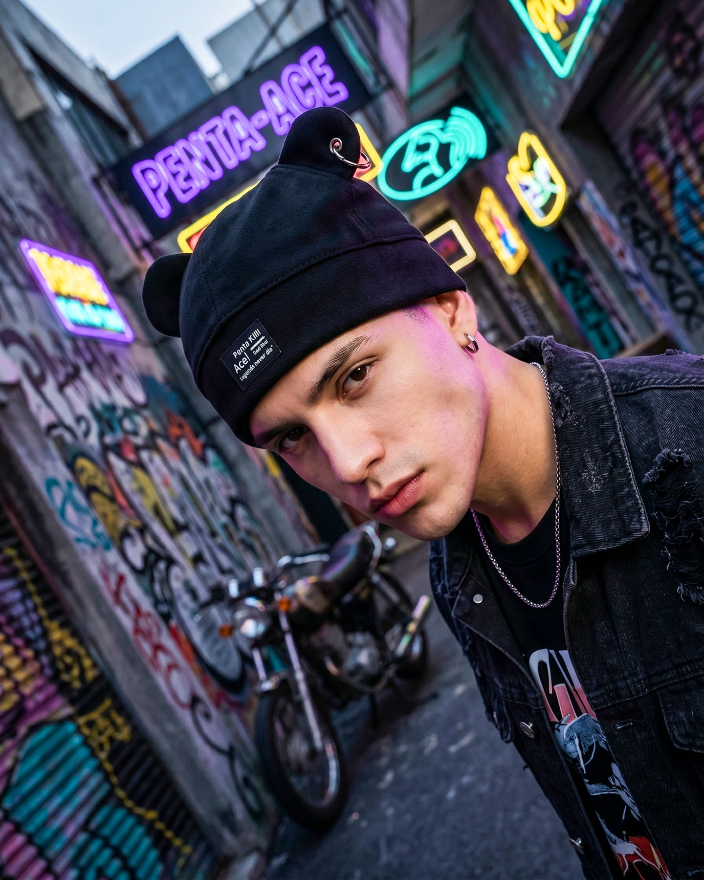 Bear Mode – Gorro con Orejas y Aro Lateral