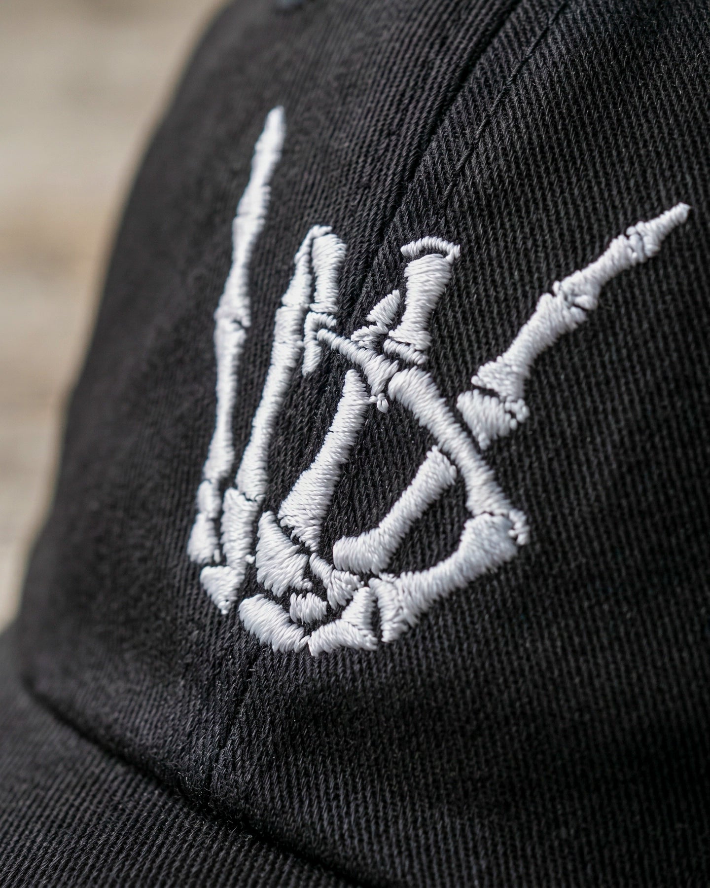 Gorra Urbana – Mano Esqueleto