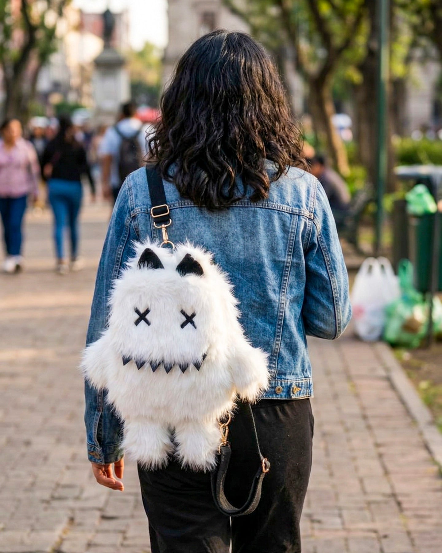 Mochila Monster Fluffy – Edición Limitada
