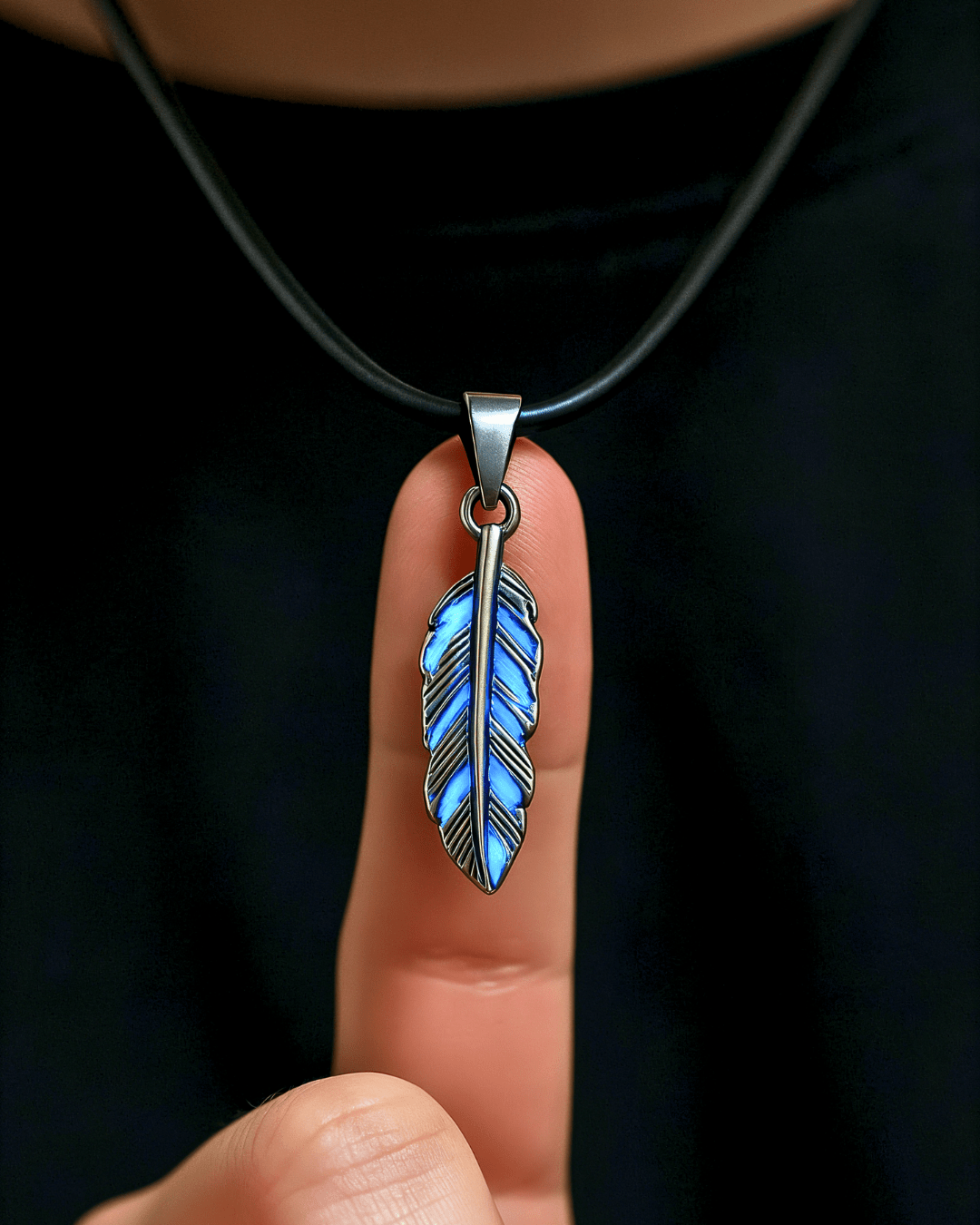 Collar Pluma Luminosa - El Rincón